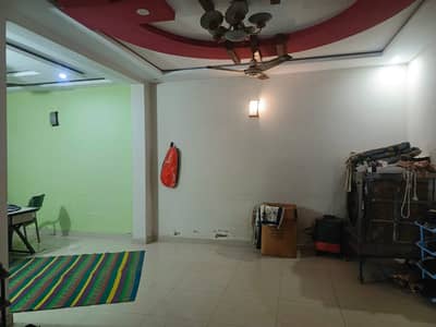 2 kanal Uper porshan available for rent