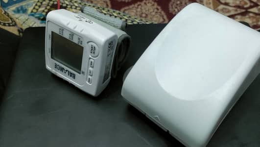 Wrist Blood pressure apparatus