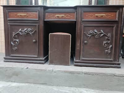 Dressing table made of Sheet and Wood 9/10