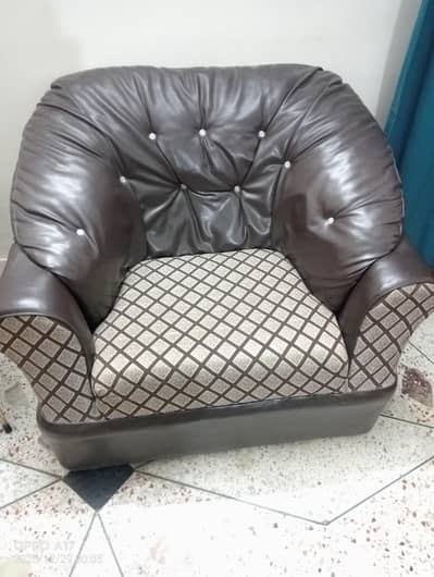 5 seater Sofa Set With Central Table