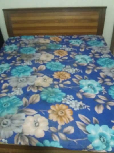 wooden bed gadda ke sath for sale