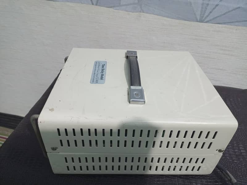 UNIVERSAL STABILIZER 1