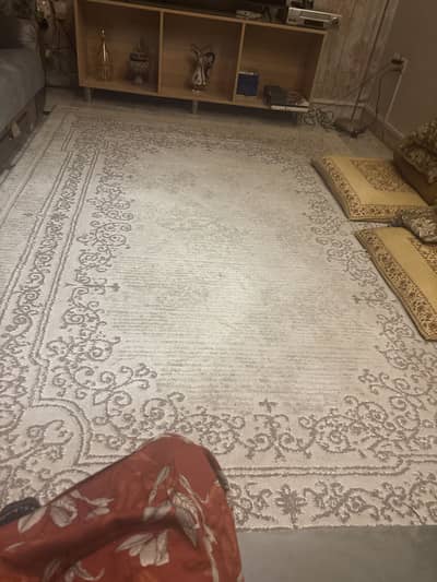 big size carpet for urgent sale