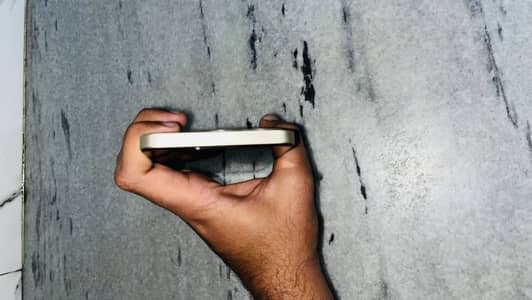 REALME C61 in warranty