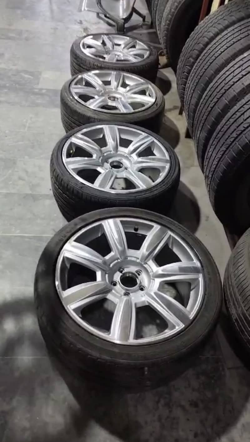 20 inch Rims and Tyres original from Bentley GT in mint condition ...