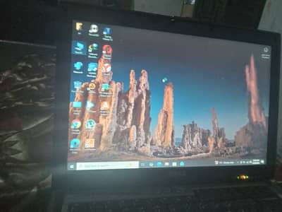LAPTOP 4GB RAM 300gb storage