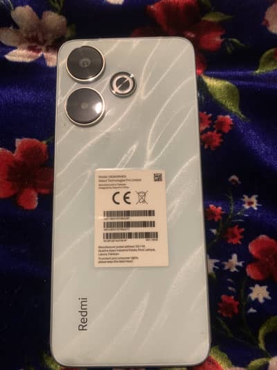 Redmi 13 scratch less aik bhe scratch ni ha paper laga hua