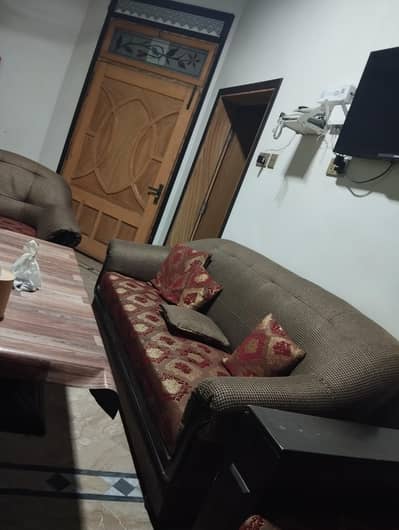 good condition 9 seats sofa