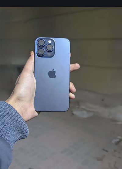 I phone 15 pro max with box