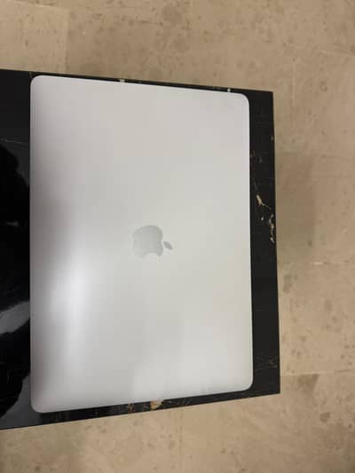 Macbook Pro 2017 almost new condition scratchless