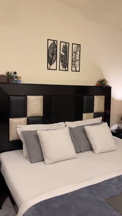 Bed set with dressing