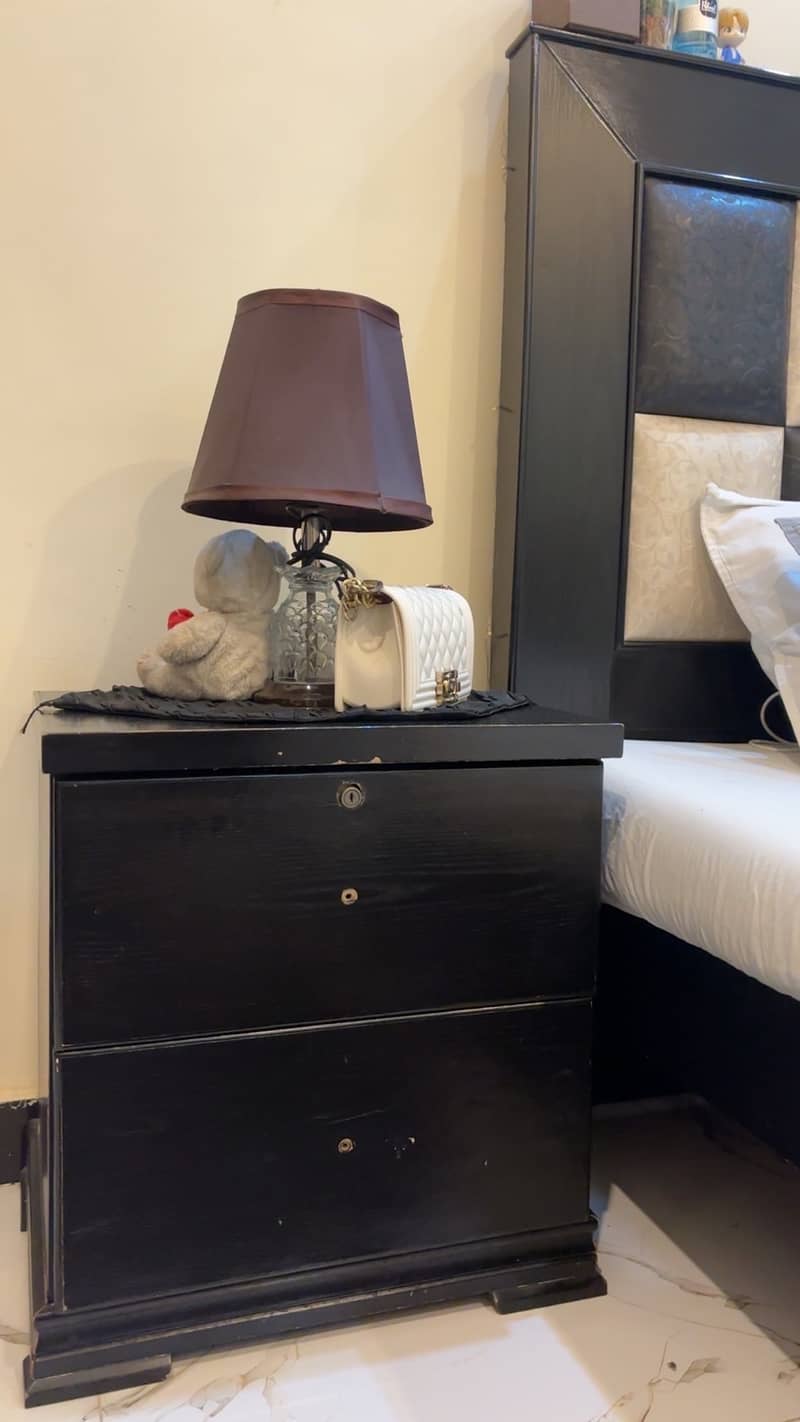 Bed set with dressing 1