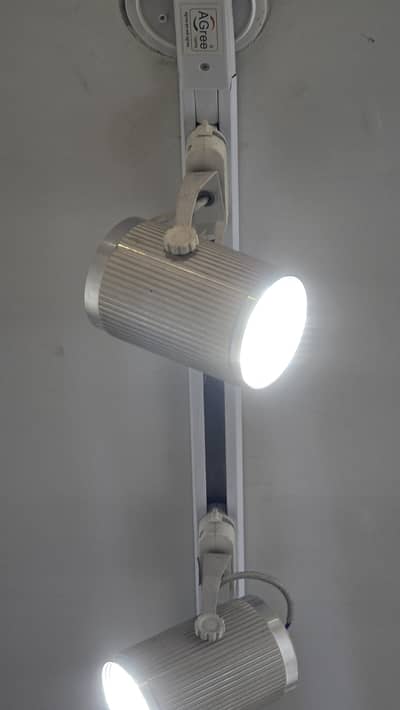 DIsplay shop lights with track -white and warm 100-lights