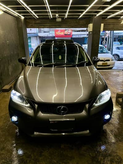 Lexus ct200h F sports package sunroof.