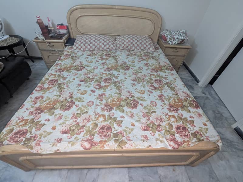 queen bed with side table 2