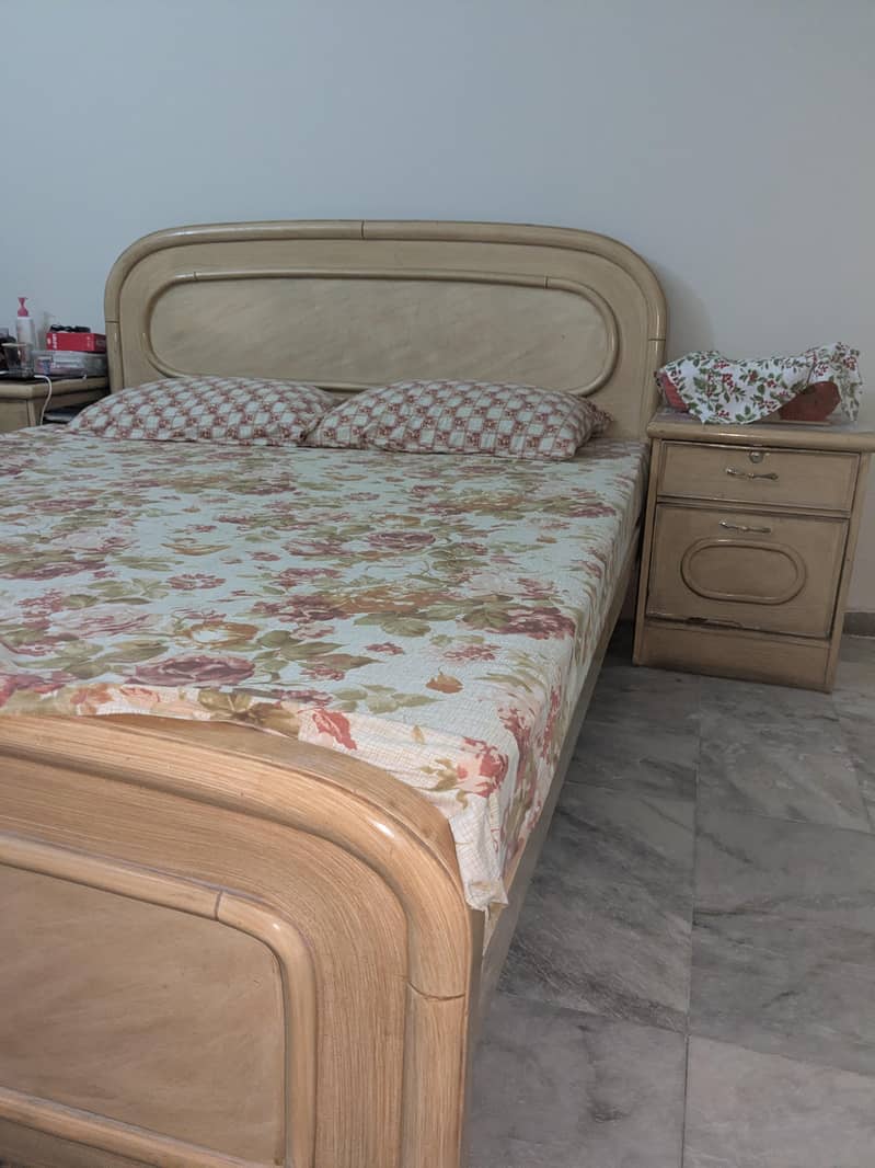 queen bed with side table 3