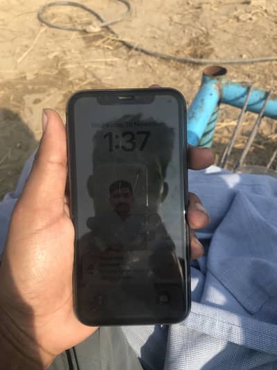 iPhone 11 . Battery health 80. Geniune set. No open no repair .