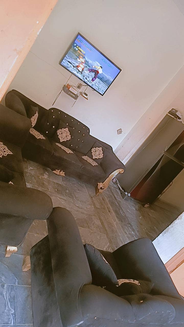 Great condition sofa set 7