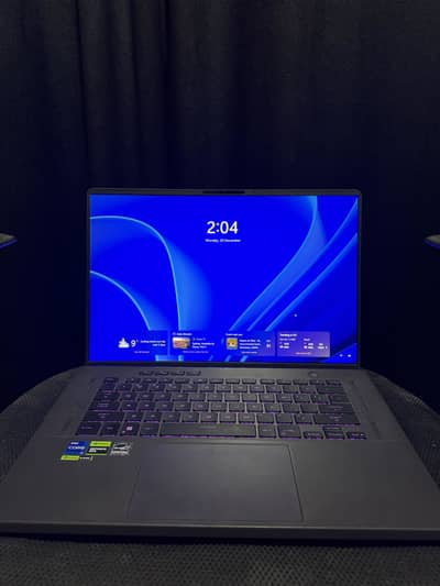 ASUS ROG ZEPHRUS G16 RTX 4070