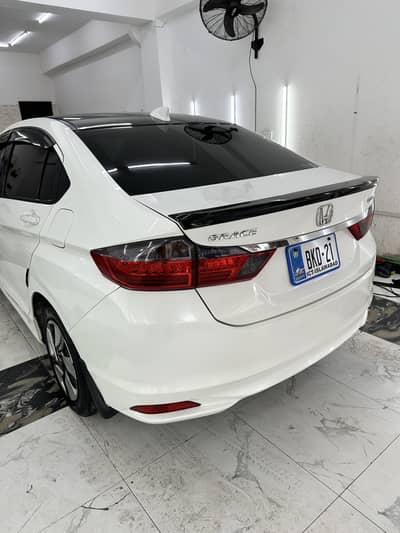 Well Maintained car, 2015 Model 18 import 22-24 Average with Ac