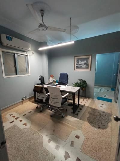 160 Square Yards Office In Gulshan-e-Iqbal - Block 13/A Is Available For rent