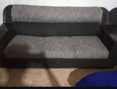 6 seter sofa set for sale urgent. .