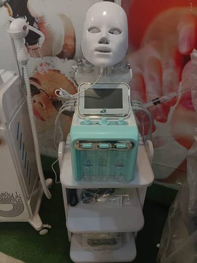 Hydra facial 7in1 , 11in1, 12in1, 14in1 soprano titanium. . .