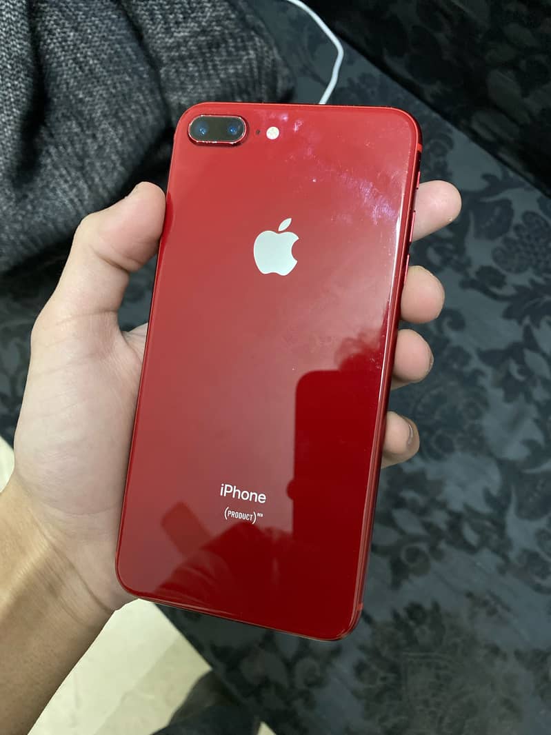 iPhone 8 Plus 1