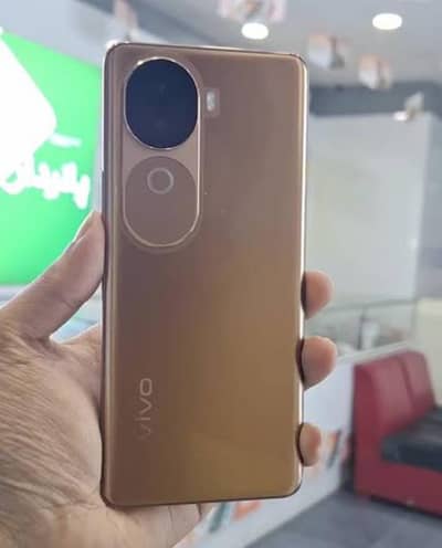 Urgently selling brand new pta approved 5g VIvo v40e
