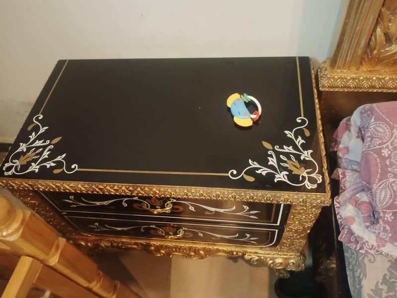 Bed with 2 side table 5