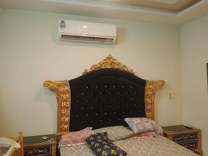 Bed with 2 side table 7