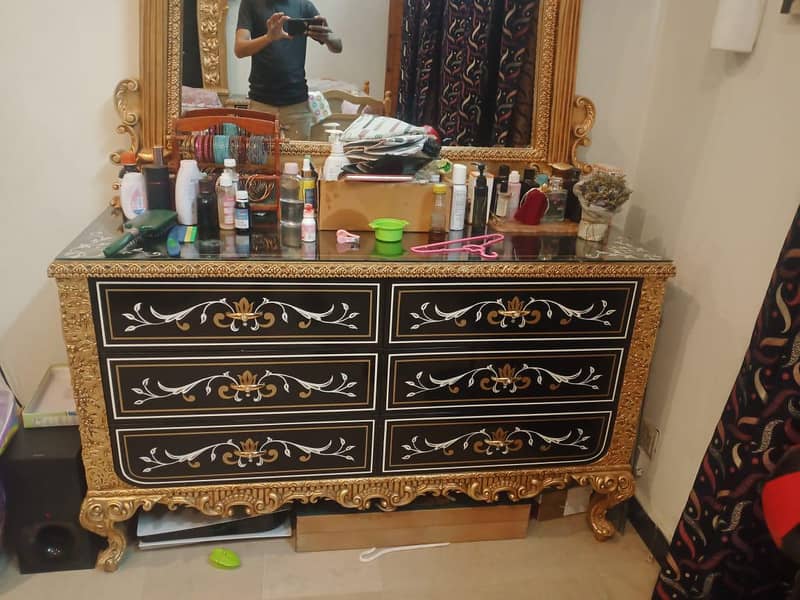 Bed with 2 side table 10