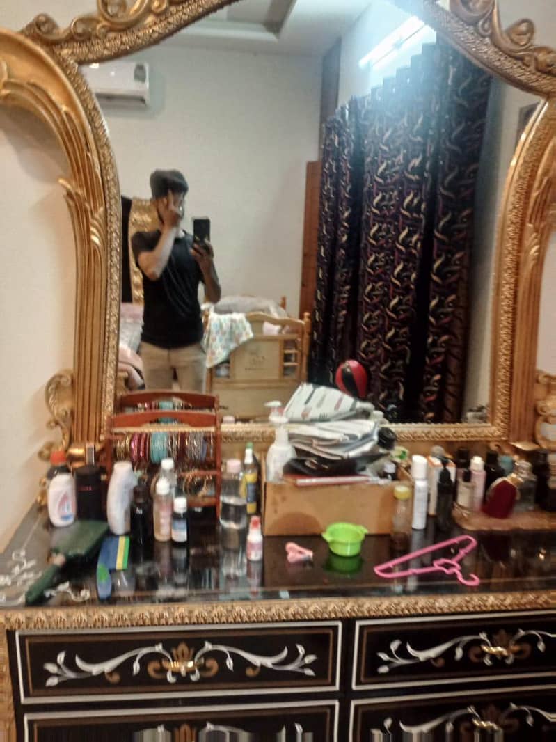 Bed with 2 side table 11