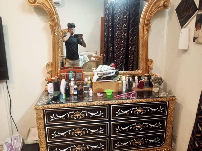 Bed with 2 side table 13