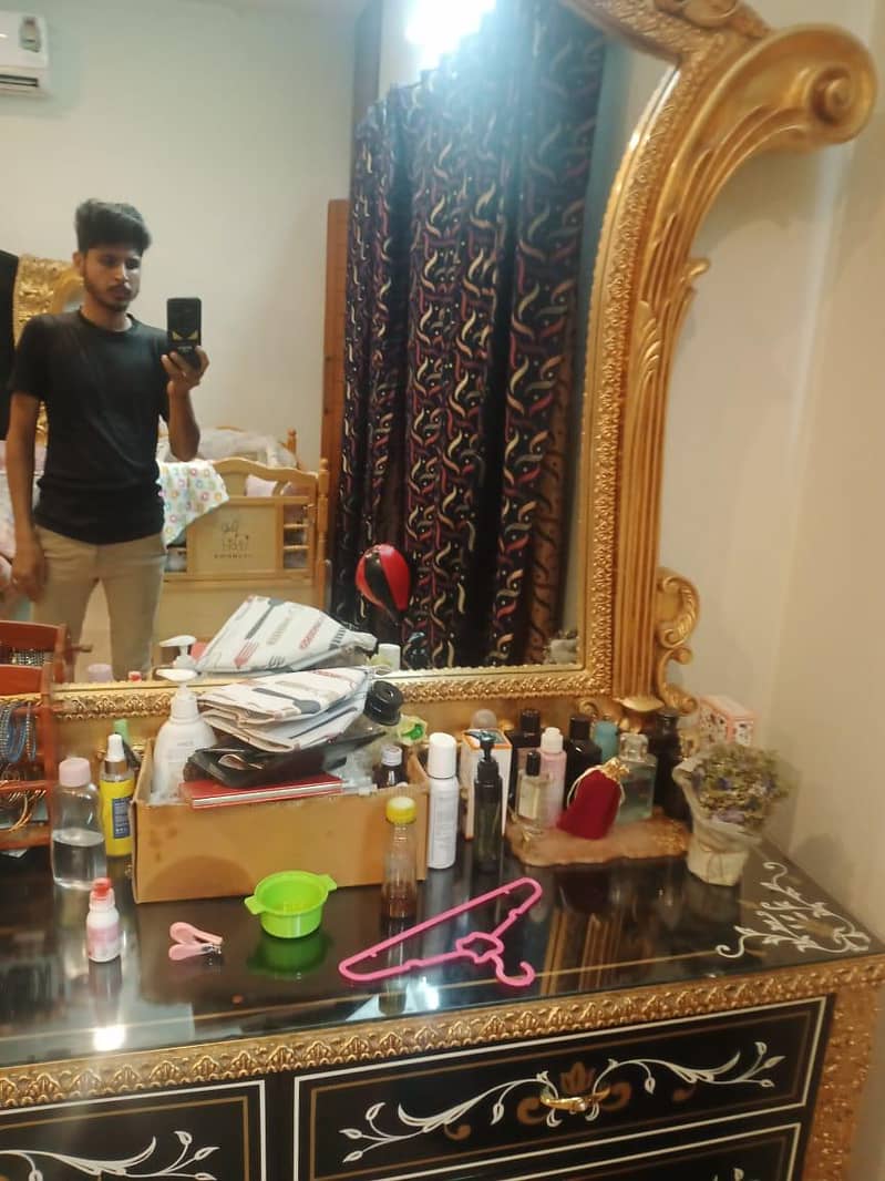 Bed with 2 side table 16