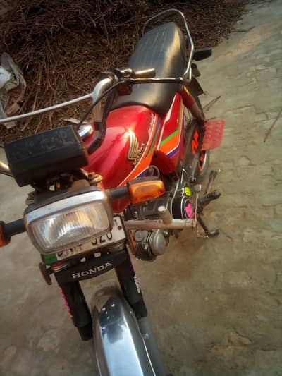 achi saf condition hai Bhai sab oke hai