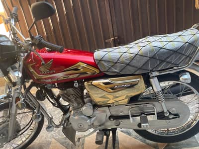 CD 125 Self start golden Edition