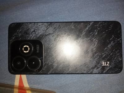 ZTE blade v60 for sell  4/128 storage hai. box nai ha