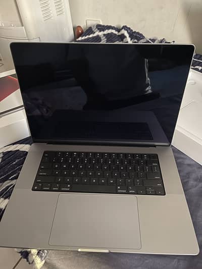 2021 Apple MacBook Pro M1 pro 16/1tb mint condition
