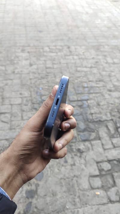 Iphone 12 10/10 Condition 64 Gb Water pack