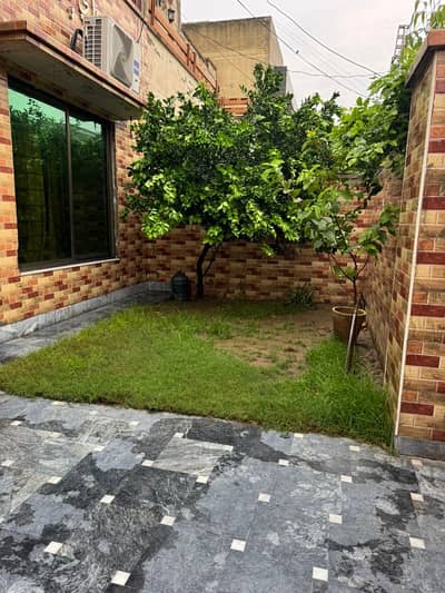 10 MARLA USED HOUSE Available For Sale In Johar Town Phase 1 Lahore By Fast Property Services Real Estate And Builders Lahore With Original Pictures