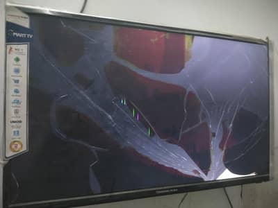 LED SMART 32 INCH PANEL DAMAGE AVAILABLE FOR SALE