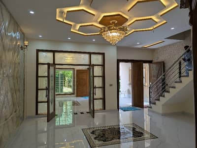 10 MARLA Brand New Luxury Ultra Modern Style Double Storey Stylish House Available For Sale In Airline Society Lahore