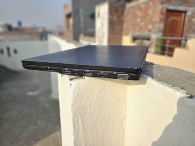 Fujitsu core i5 8th gen