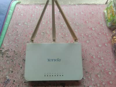 Tenda device Wi-Fi  3 altina