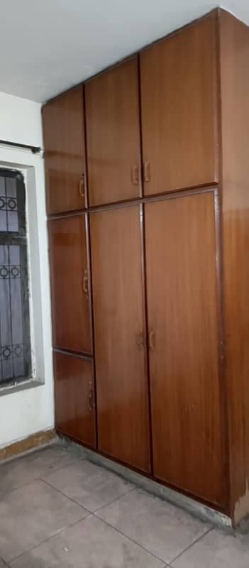 10 MARLA UPPER PORTION IDEAL LOCATION IN AIT