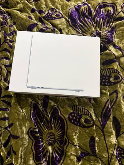 Macbook air m4 16/256 13 inch