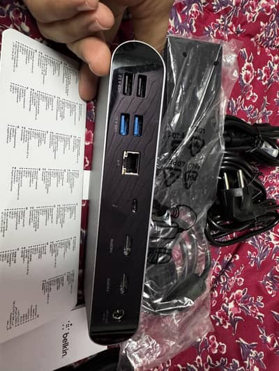 Belkin- Pro Thunderbolt 4 Dock