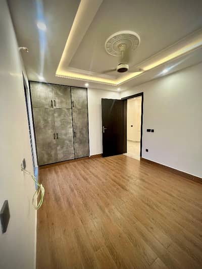 5 MARLA ULTRA MODERN HOUSE FOR SALE NASHEMAN IQBAL PHASE 2