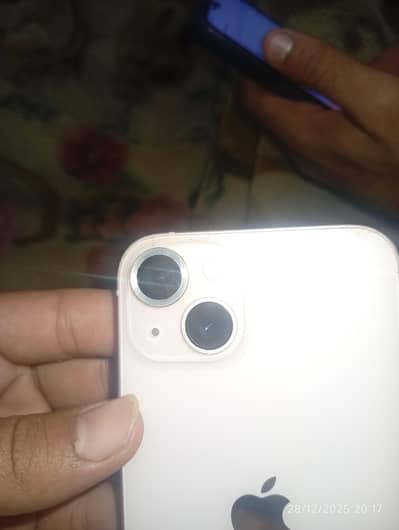 Apple iPhone 13 256GB – Smooth Condition